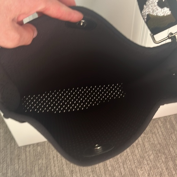 Messenger Bag in Black Neoprene - Picture 6 of 9